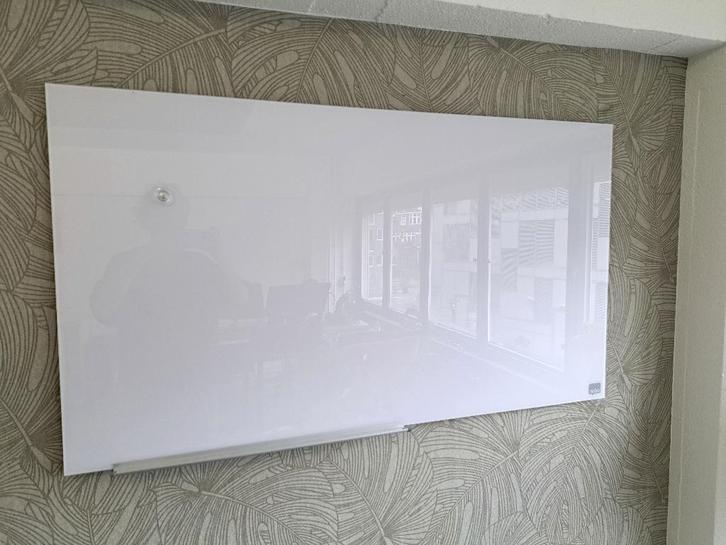 Magnetisch Whiteboard (126x71cm) Nobo, Diversen, Schoolborden, Zo goed als nieuw, Whiteboard, Ophalen