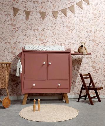 Vintage commode oudroze  beschikbaar voor biedingen