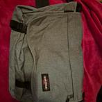 Grijze Eastpack schoudertas in goede staat, Ophalen of Verzenden, Zo goed als nieuw