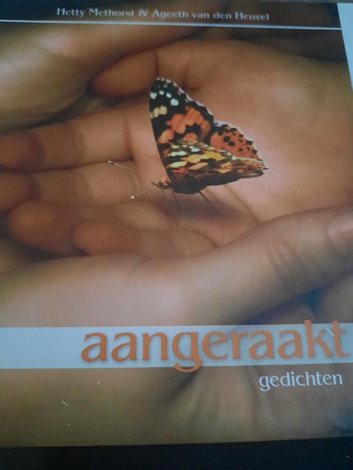 Aangeraakt Gedichten - Hetty Methorst & Ageeth vd Heuve, Boeken, Gedichten en Poëzie, Zo goed als nieuw, Meerdere auteurs, Ophalen of Verzenden