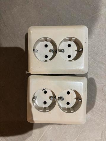 Dubbel Stopcontact - Gebruikt beschikbaar voor biedingen