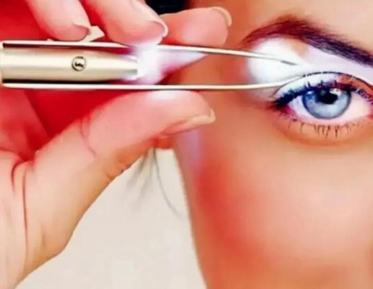 Te koop; Epileer pincet met licht., Sieraden, Tassen en Uiterlijk, Uiterlijk | Cosmetica en Make-up, Nieuw, Ophalen of Verzenden