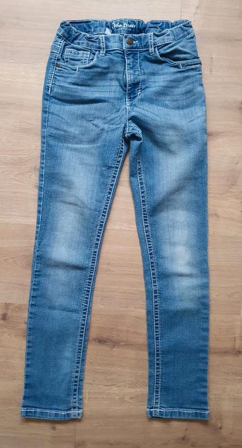 Jeans broek 164 jongen met witte stiksels, Kinderen en Baby's, Kinderkleding | Maat 164, Jongen, Broek, Ophalen of Verzenden