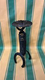 Industriële kandelaar met autoveer en hoefijzers, Ophalen of Verzenden, Zwart