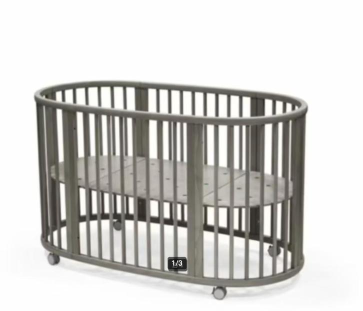 Stokke Sleepi Bed V3 Hazy Grey + ACCESSOIRES, Kinderen en Baby's, Babywiegjes en Ledikanten, Zo goed als nieuw, Ledikant, Ophalen