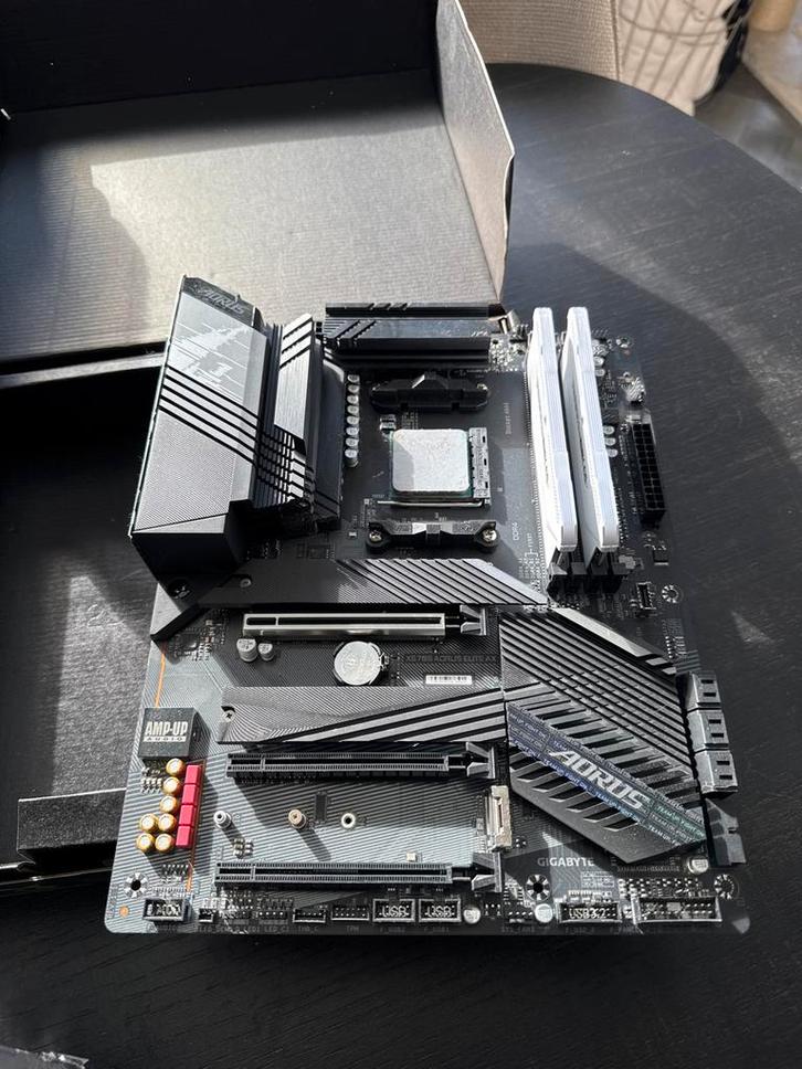 AMD X570S AORUS ELITE AX Moederbord - AM4, Computers en Software, Moederborden, Zo goed als nieuw, AMD, DDR4, Ophalen of Verzenden