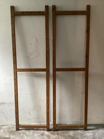 2 houten staanders