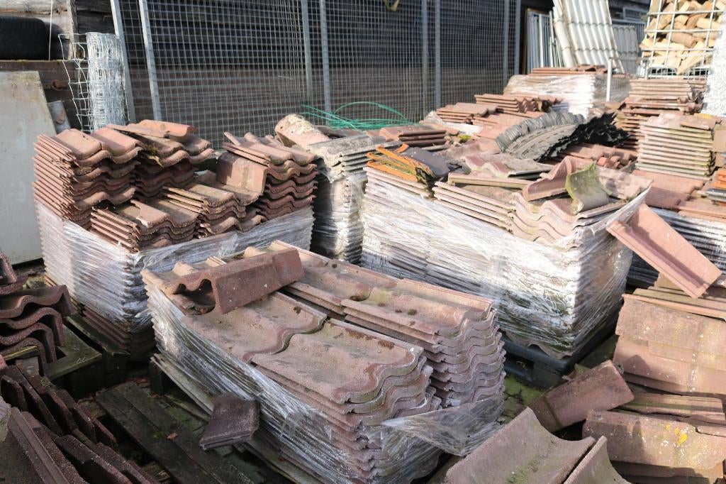 partij sneldekkers heide kleur pannen/nokstukken/hoekpannen, Doe-het-zelf en Verbouw, Dakpannen en Dakbedekking, Ophalen, Gebruikt