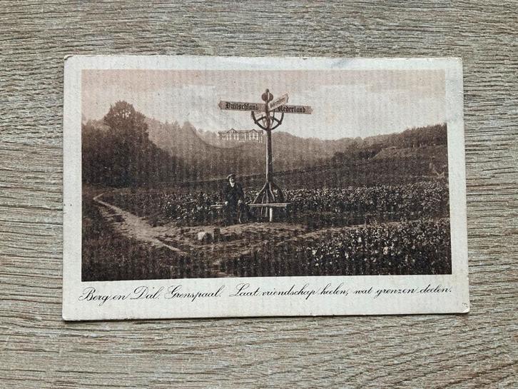 Oude Ansichtkaart Berg en Dal.Grenspaal, Verzamelen, Ansichtkaarten | Nederland, Gelopen, Voor 1920, Ophalen of Verzenden