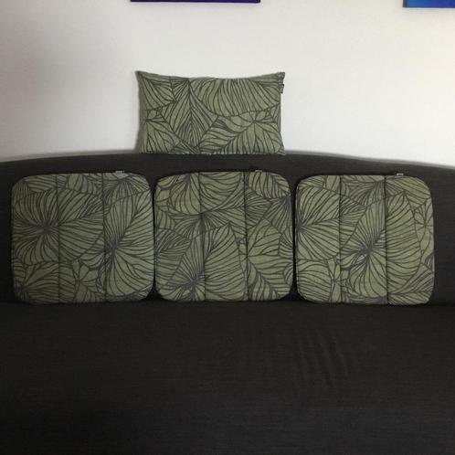 4 Hartman kussens waarvan 3 plat 1 gewoon Lily Green ZGAN, Tuin en Terras, Tuinmeubel-accessoires, Zo goed als nieuw, Ophalen of Verzenden