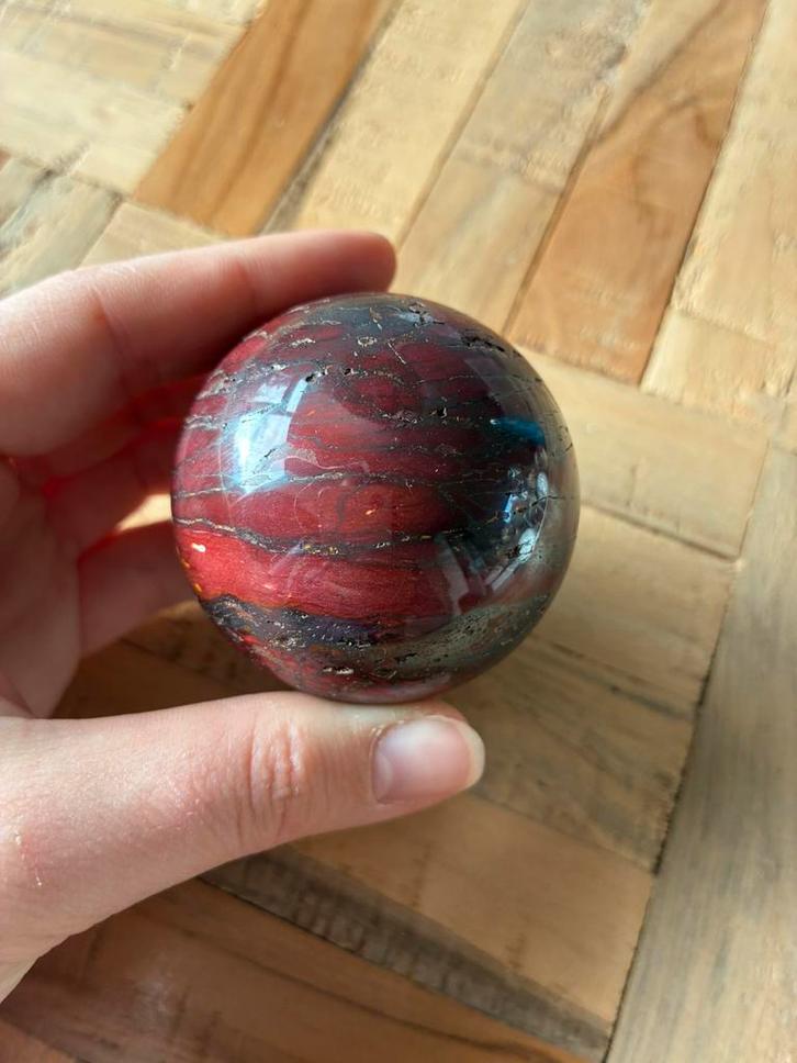 Rode mookaiet bol, Sieraden, Tassen en Uiterlijk, Edelstenen, Zo goed als nieuw, Ophalen of Verzenden