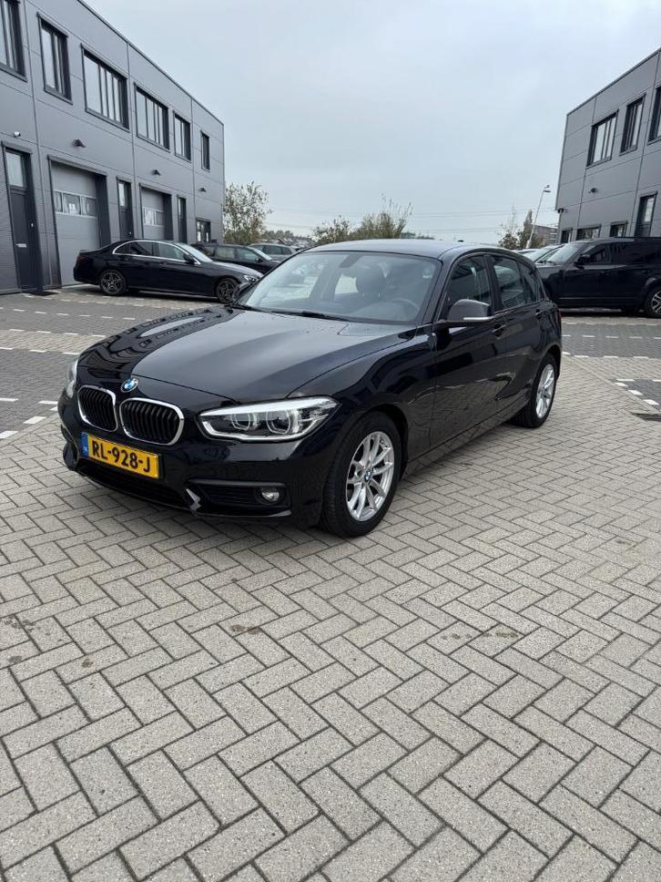 BMW 1-Serie 118i 136pk Aut 2017 Zwart, Auto's, BMW, Particulier, 1-Serie, ABS, Airbags, Airconditioning, Alarm, Bluetooth, Boordcomputer