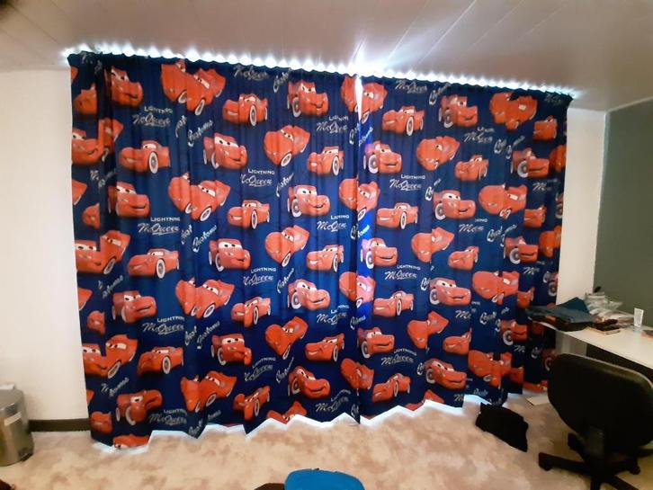 cars gordijn, Kinderen en Baby's, Kinderkamer | Inrichting en Decoratie, Zo goed als nieuw, Gordijnen of Lamellen, Ophalen
