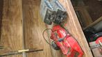acculader + 2 accu's milwaukee, Doe-het-zelf en Verbouw, Ophalen, Gebruikt, 600 watt of meer