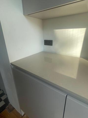 Composiet keukenblad 60cm diep beschikbaar voor biedingen