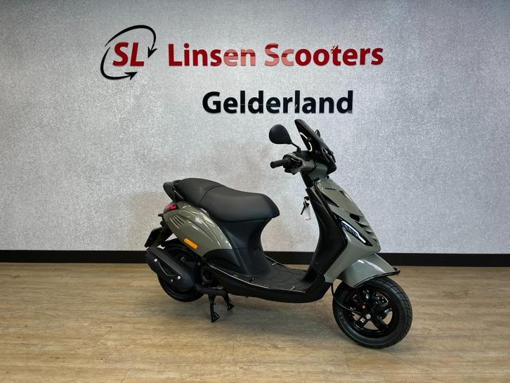 Piaggio Zip SP 45 km/h Custom Grey 2025 NIEUW, Fietsen en Brommers, Scooters | Piaggio, Nieuw, Zip, Maximaal 45 km/u, Benzine