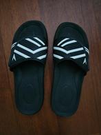 Slippers (42), Ophalen of Verzenden, Zo goed als nieuw, Zwart
