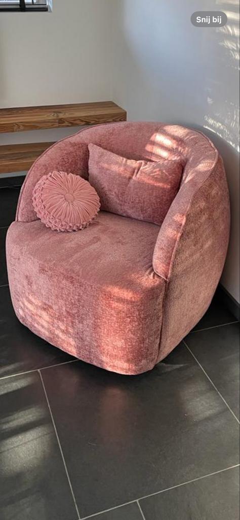 Comfortabele roze fauteuil, Huis en Inrichting, Fauteuils, Zo goed als nieuw, Stof, 75 tot 100 cm, Minder dan 75 cm, Ophalen