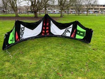 Slingshot RPM 8 m optioneel met bar beschikbaar voor biedingen