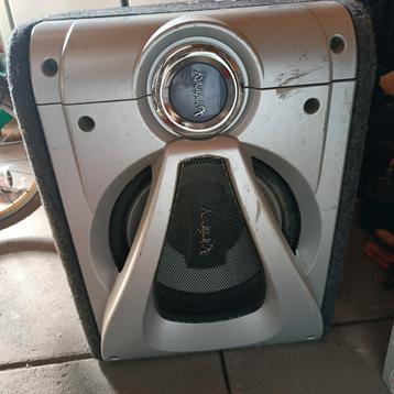 Infinity subwoofer met fusion versterker beschikbaar voor biedingen