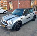 Mini 1.6 16V Cooper AUT 2002 Grijs, Auto's, Mini, Stof, 4 cilinders, 4 stoelen, USB