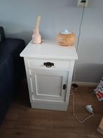 Nachtkastje met lade en deur, Ophalen, Minder dan 45 cm, 55 tot 70 cm, Zo goed als nieuw