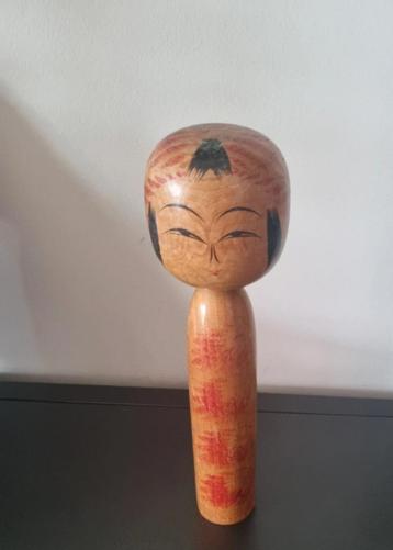 Leuke gesigneerde Togatta Kokeshi beschikbaar voor biedingen