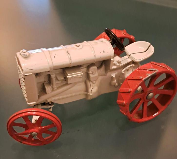Fordson 3567 Oldtimer Tractor Model, Kinderen en Baby's, Speelgoed | Overig, Gebruikt, Jongen of Meisje, Ophalen