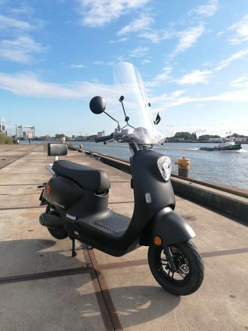 Yadea M6L 45km elektrische bromscooter als nieuw, Fietsen en Brommers, Scooters | Overige merken, Zo goed als nieuw, Maximaal 45 km/u