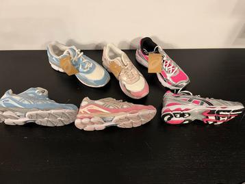Asics Gel Kayano 14 beschikbaar voor biedingen