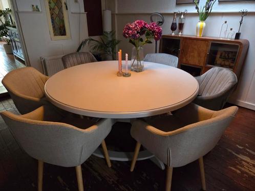 Grote houten ronde tafel. Gebruikt, Huis en Inrichting, Tafels | Eettafels, Gebruikt, 100 tot 150 cm, 100 tot 150 cm, Vijf personen of meer