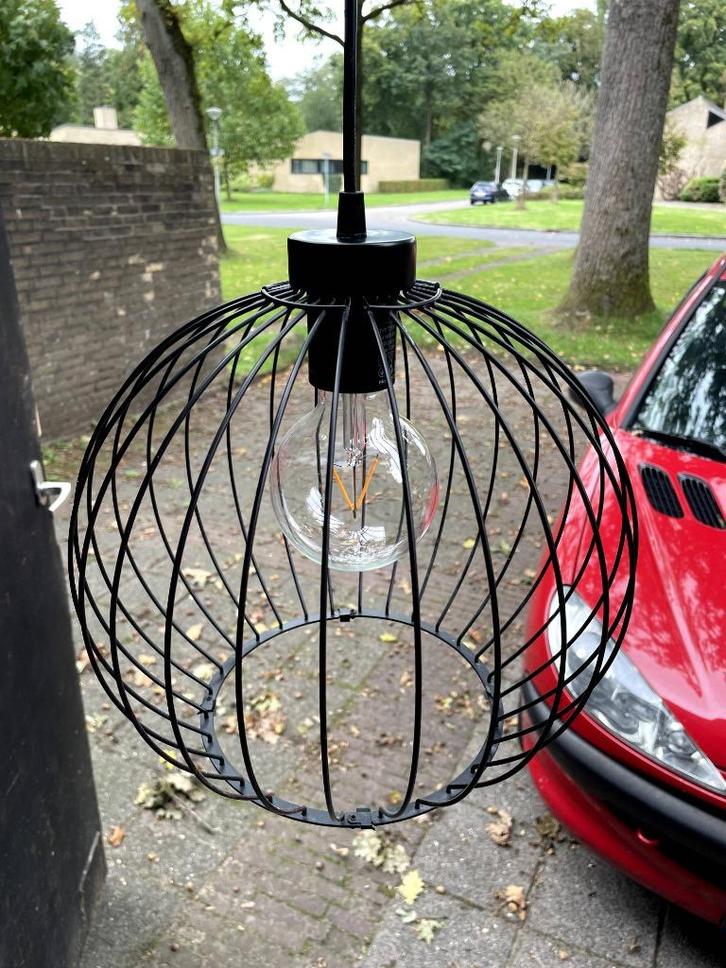 Ikea GRINDFALLET Hanglamp zwart draad compleet met LED lamp, Huis en Inrichting, Lampen | Hanglampen, Gebruikt, Metaal, Ophalen of Verzenden