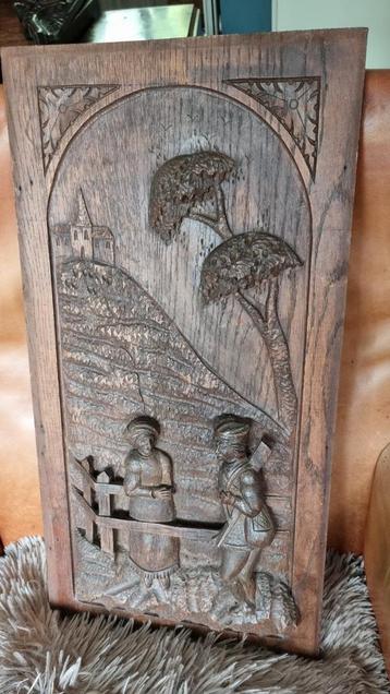 Frans vintage houten paneel met houtsnijwerk
63 bij 32

 beschikbaar voor biedingen