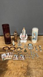 Diverse religieuze beeldjes. Hangers. Wijwaterbakje., Verzamelen, Religie, Ophalen of Verzenden, Zo goed als nieuw, Overige typen