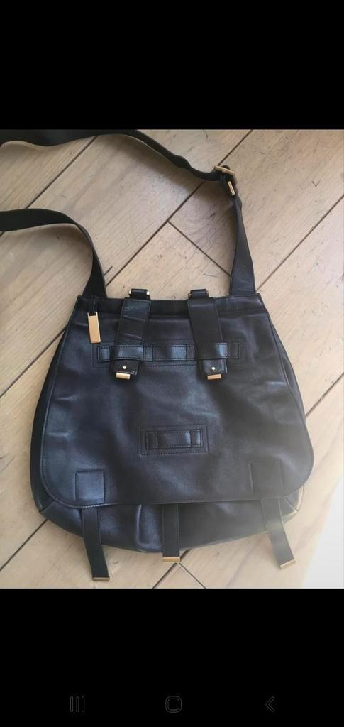Gucci leren shoudertas! Exclusieve leren Gucci tas, Sieraden, Tassen en Uiterlijk, Tassen | Schoudertassen, Zo goed als nieuw