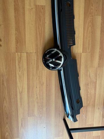 Grill VW golf 8 LED origineel beschikbaar voor biedingen