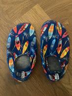 Slipstops met surfprint, zo goed als nieuw, Kinderen en Baby's, Kinderkleding | Schoenen en Sokken, Ophalen of Verzenden, Zo goed als nieuw