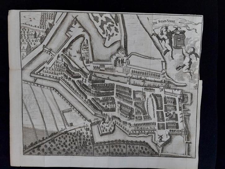 30 / De stad Vere - Veere orginele gravure uit 1696, Antiek en Kunst, Kunst | Etsen en Gravures, Ophalen of Verzenden