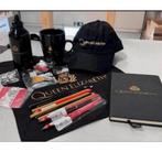 Queen elizabeth II 2 - Pakket, tas pet mok bidon pins boek, Overige typen, Nieuw, Ophalen of Verzenden, H