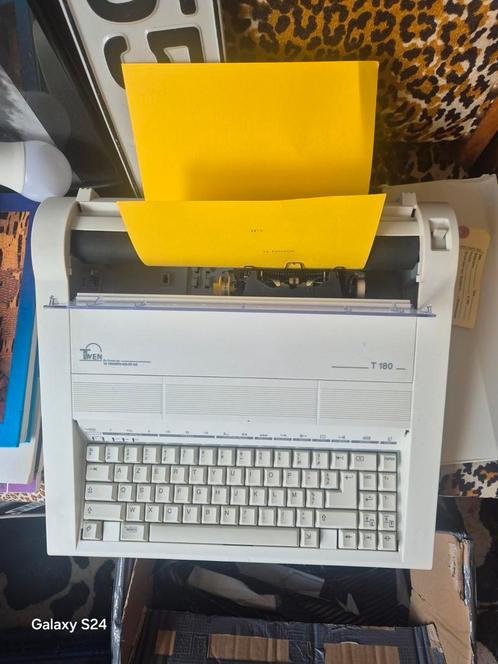 Twen T 180 typemachine, Diversen, Typemachines, Zo goed als nieuw, Ophalen of Verzenden