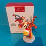Disney Hallmark keepsake Winnie the Pooh Ornament 2024, Verzamelen, Disney, Ophalen of Verzenden, Winnie de Poeh of vrienden, Beeldje of Figuurtje