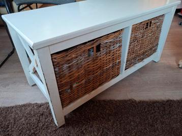 Salontafeltje beschikbaar voor biedingen