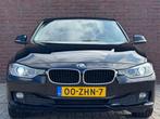 BMW 3-serie | 1E EIGENAAR! | NL-AUTO! | LEDER! | XENON!, 1360 kg, Euro 5, Zwart, 4 cilinders