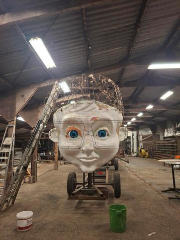 Peuterkop van piepschuim (carnaval, corso) beschikbaar voor biedingen