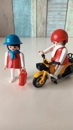 Vrouwen met bromfiets, Ophalen of Verzenden, Gebruikt