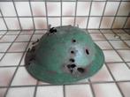 oude militaire helm, Verzamelen, Militaria | Tweede Wereldoorlog, Ophalen of Verzenden, Landmacht, Nederland, Helm of Baret