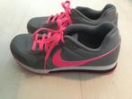 Nike schoenen sneakers MD runner 2 grijs roze maat 38 nieuw, Kleding | Dames, Schoenen, Nieuw, Nike, Grijs, Ophalen of Verzenden