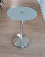 Stijlvolle bijzettafel met glazen blad, Huis en Inrichting, Tafels | Bijzettafels, Ophalen, Zo goed als nieuw, Tijdloos
