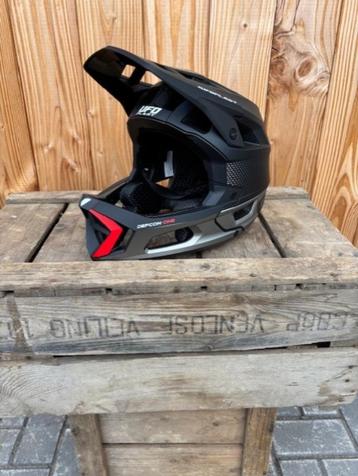 UFO mountainbike helm enduro downhill fullface fietshelm Nie beschikbaar voor biedingen