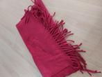 Te koop rood sjaal made in italy, Kleding | Dames, Ophalen of Verzenden, Zo goed als nieuw, Sjaal